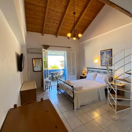 Pantazis In Áyios Nikítas