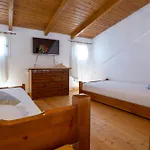 Pantazis In Áyios Nikítas