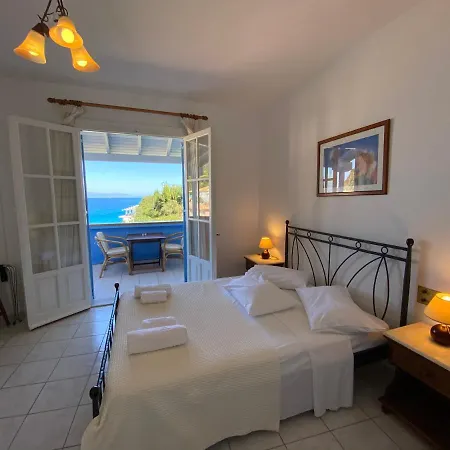 Pantazis In Áyios Nikítas