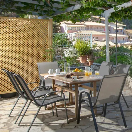 Pantazis In Áyios Nikítas