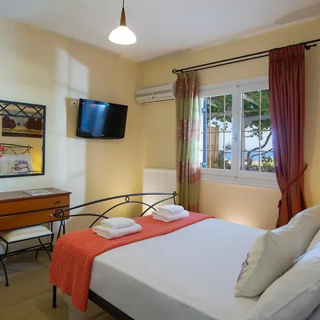 Pantazis In Áyios Nikítas